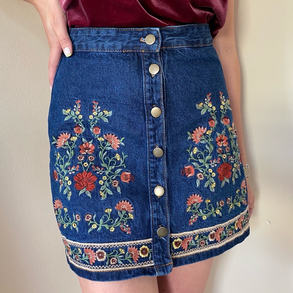 Miami floral embroidered button up boho skirt - Picture 5 of 10